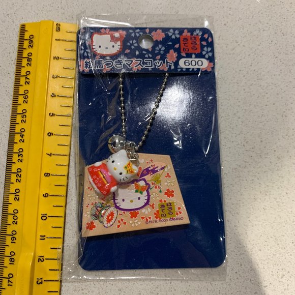 HELLO KITTY 2000 VINTAGE 'EMA' WISH BOARD CHARM - Picture 1 of 9